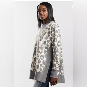 BKE Animal Print Pullover NWT Size Large
